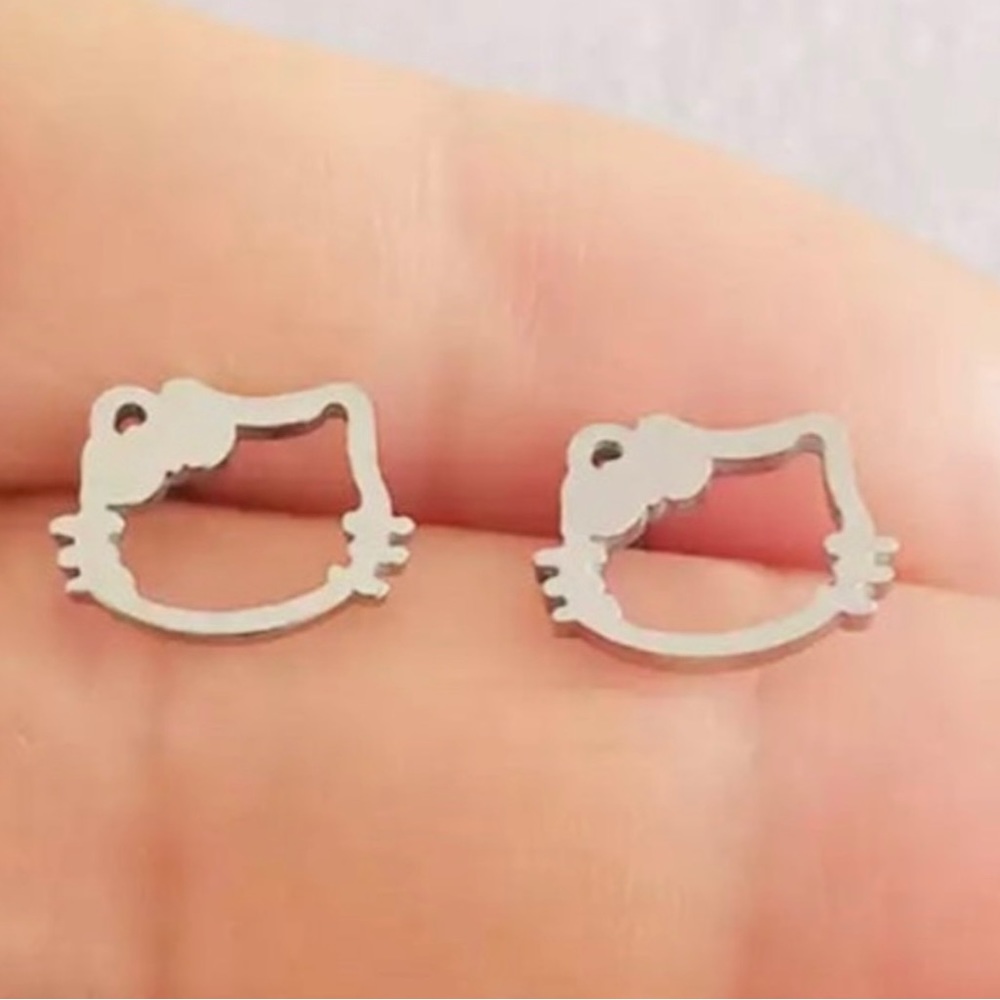 $4 KITTY STUD EARRINGS. NEW. STAINLESS STEEL. $4 IF BUNDLED - Picture 5 of 16